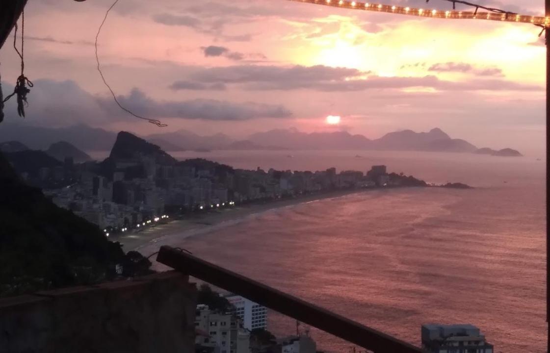 Favela Quartos Camas Quitinetes Rapazes Alto Vidigal Acampamento