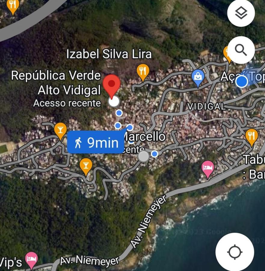 Favela Quartos Camas Quitinetes Rapazes Alto Vidigal Rio de Janeiro