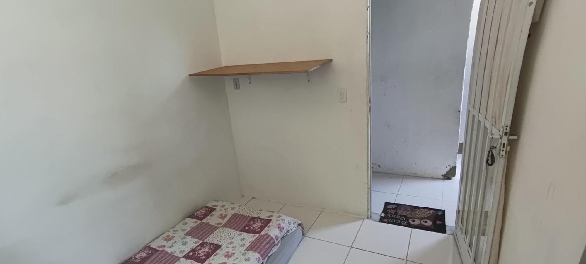 Acampamento Favela Quartos Camas Quitinetes Rapazes Alto Vidigal