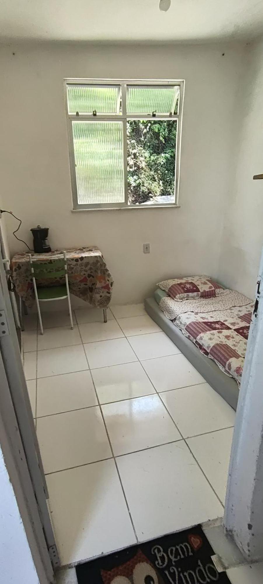 Favela Quartos Camas Quitinetes Rapazes Alto Vidigal Acampamento *