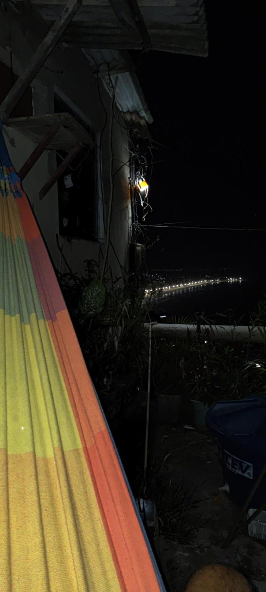 Acampamento Favela Quartos Camas Quitinetes Rapazes Alto Vidigal