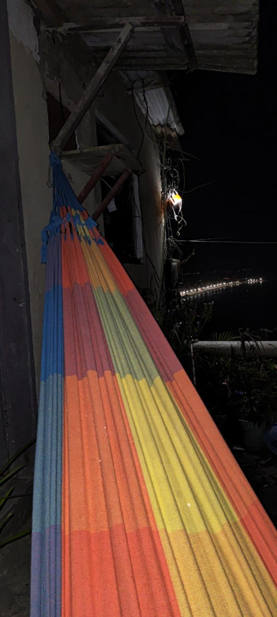 Acampamento Favela Quartos Camas Quitinetes Rapazes Alto Vidigal Rio de Janeiro